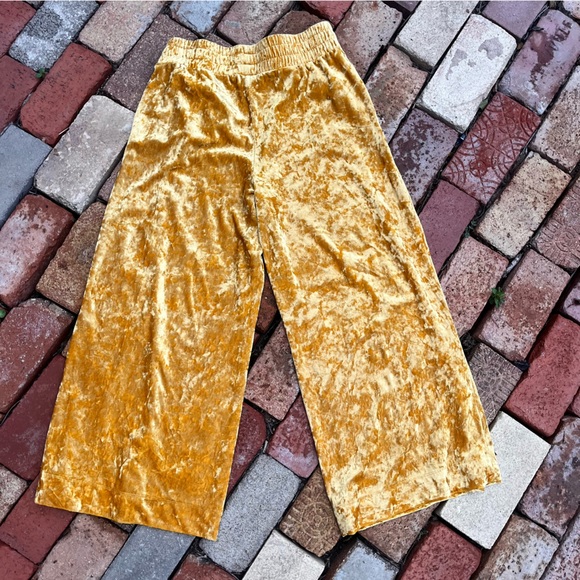 A New Day Gold Velvet crop pants - Picture 1 of 3